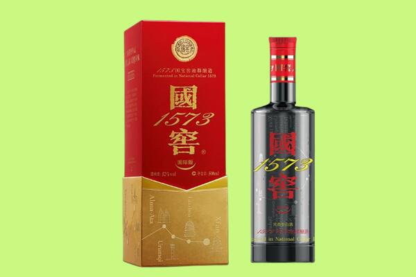 左贡县回收国窖1573.jpg